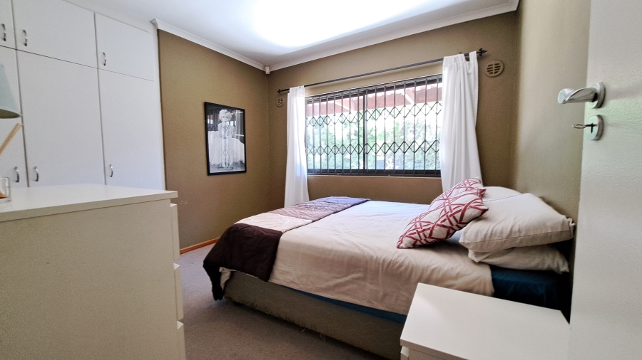 5 Bedroom Property for Sale in Table View Western Cape